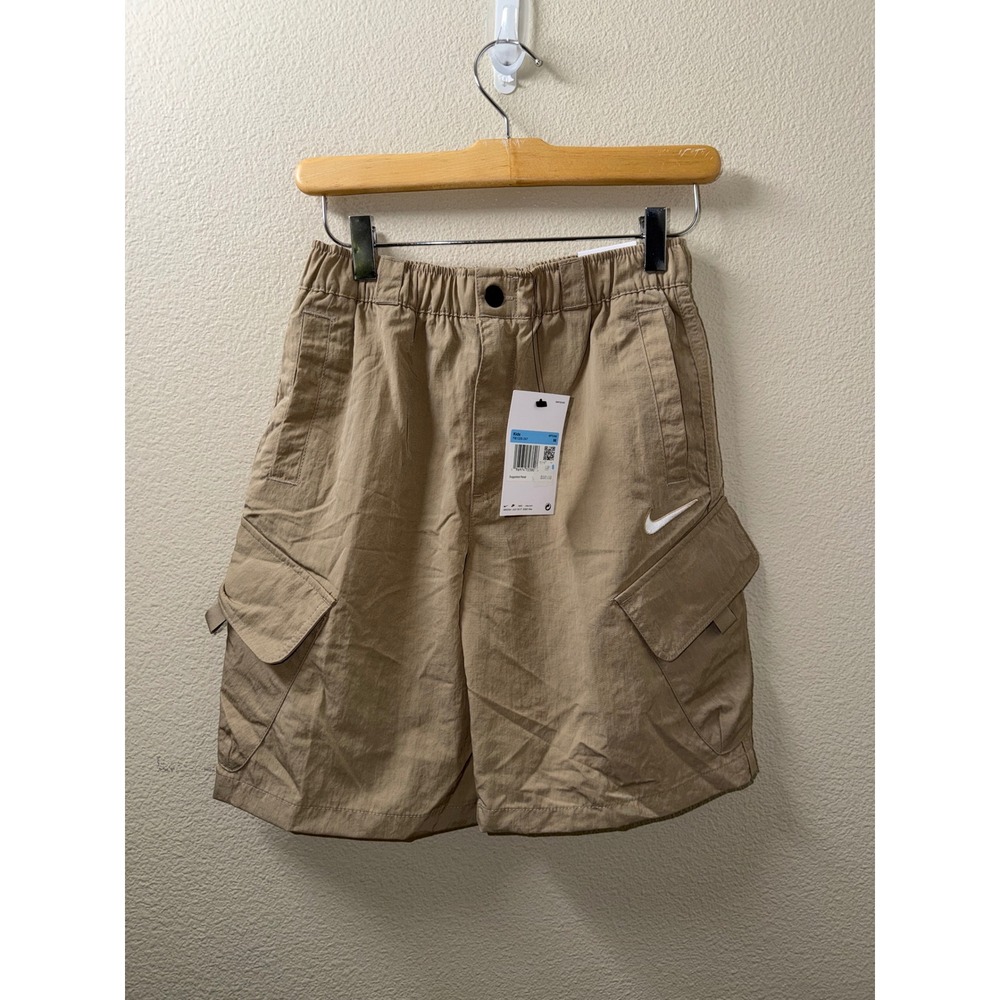NEW Boys Nike Lightweight Cargo Shorts Size Medium